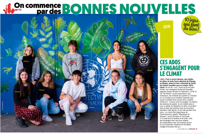 Double page du magazine Phosphore, avec photos des élèves de Fribourg
