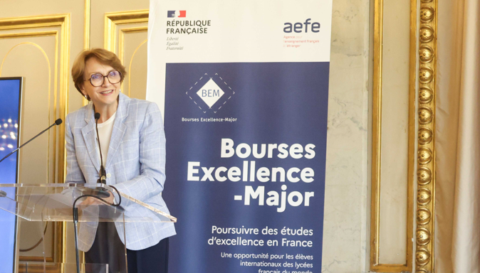 Anne Marie Descôtes, secrétaire générale du ministère de l'Europe et des Affaires étrangères, s'adressant à la promotion sortante au Quai d'Orsay