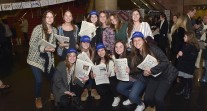 120 ans du lycée français de Montevideo : les élèves "crieuses de journaux"