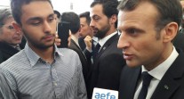 À Tunis, le président de la République au micro des reporters du lycée Pierre-Mendès-France