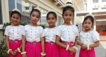 Inauguration des nouveaux locaux du lycée René-Descartes de Phnom Penh : danseuses