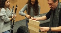 L'orchestre des lycées français du monde (saison 2) à Madrid : réception d'instruments