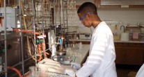 Élève finaliste lors des épreuves de laboratoire des Olympiades nationales de la chimie 2015