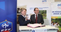 Signature de convention entre la FFF et l'AEFE au Salon européen de l'éducation