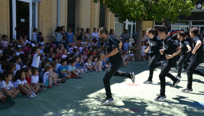 Spectacle de break dance à l’école maternelle de Barcelone