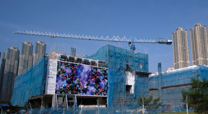 Une œuvre gigantesque sur le chantier du nouveau campus du Lycée français international de Hong Kong 