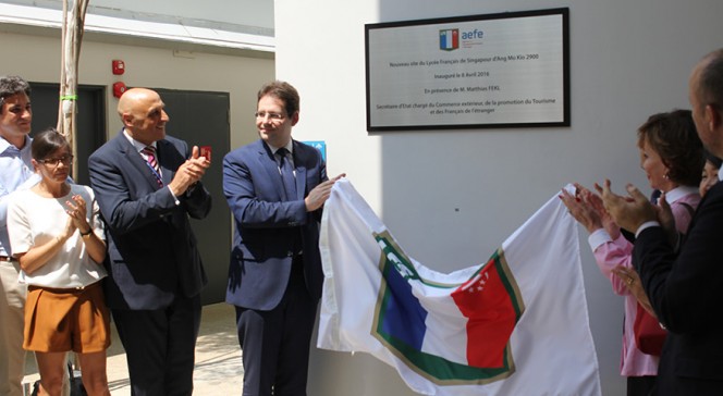 Inauguration du nouveau site du Lycée français de Singapour : dévoilement de la plaque