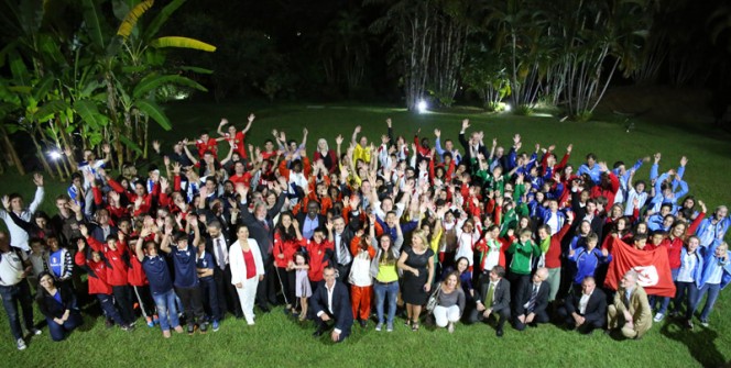 CMEFE 2014 : le groupe dans les jardins de la Résidence de France à Brasilia