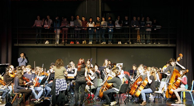 L&#039;orchestre des lycées français du monde (saison 2) à Madrid : répétition de la chorale et des musiciens avec Alithéa Ripoll