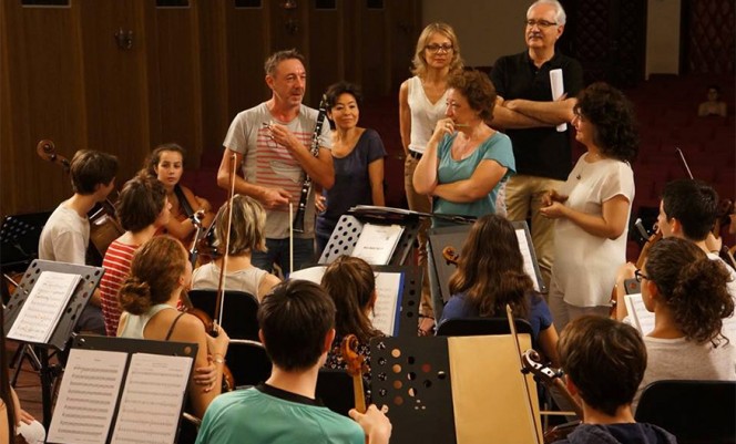 L&#039;Orchestre des lycées français du monde (saison 3) à Ho-Chi-Minh-Ville: répétition avec les tuteurs du &quot;Philhar&quot;