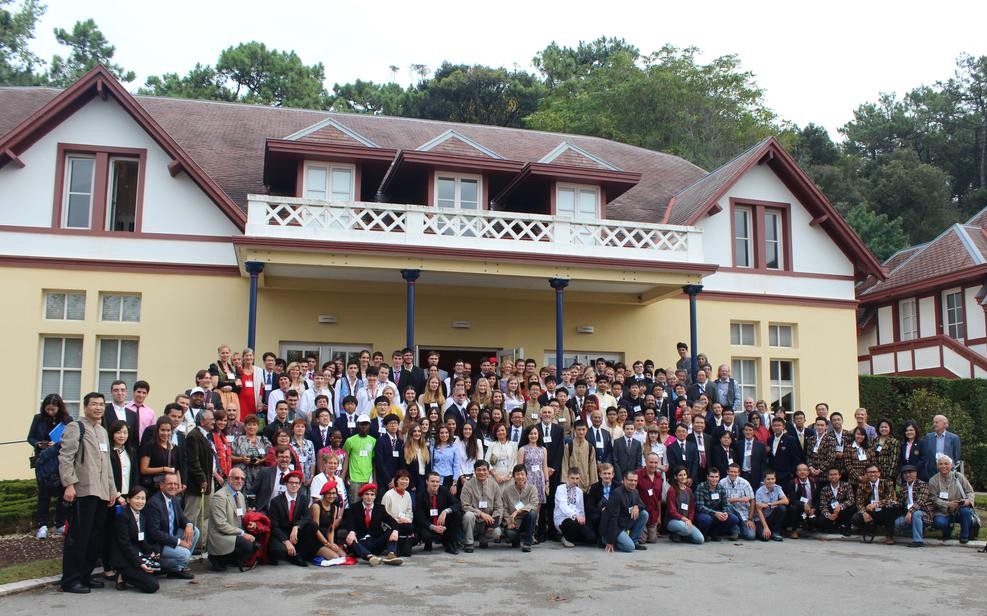 Photo de groupe des délégations aux IESO 2014