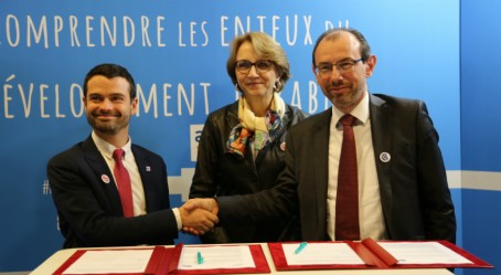 Partenariat officialisé entre l'AEFE et l'AFD