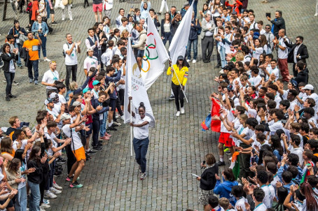Haie d'honneur aux symboles de l'olympisme
