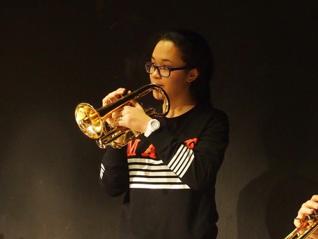 Une trompettiste